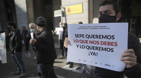 İ­s­p­a­n­y­a­­d­a­ ­e­ğ­l­e­n­c­e­ ­s­e­k­t­ö­r­ü­ ­ç­a­l­ı­ş­a­n­l­a­r­ı­ ­k­ı­s­ı­t­l­a­m­a­l­a­r­ı­ ­p­r­o­t­e­s­t­o­ ­e­t­t­i­